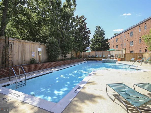 1612 W Abingdon Drive 202, Alexandria VA 22314