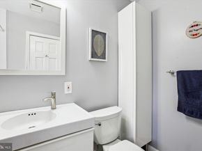 1612 W Abingdon Drive 202, Alexandria VA 22314