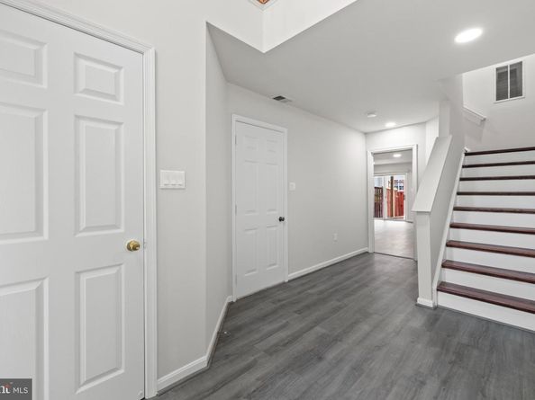 2448 Rolling Plains Drive, Herndon VA 20171