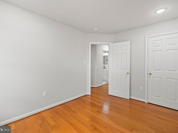 2448 Rolling Plains Drive, Herndon VA 20171