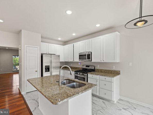 2448 Rolling Plains Drive, Herndon VA 20171
