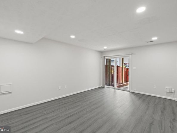 2448 Rolling Plains Drive, Herndon VA 20171