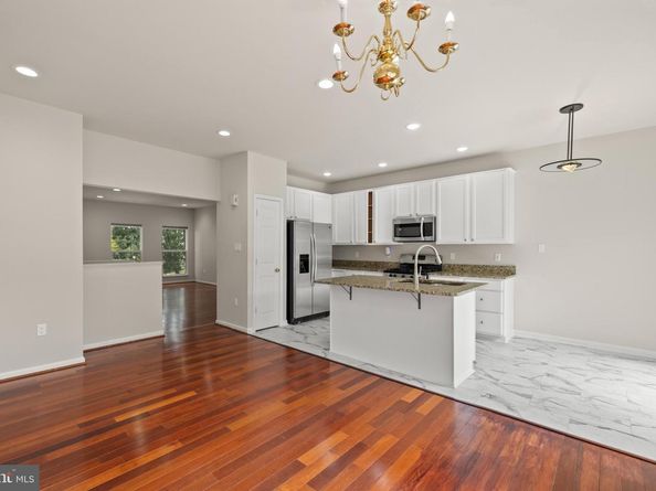 2448 Rolling Plains Drive, Herndon VA 20171