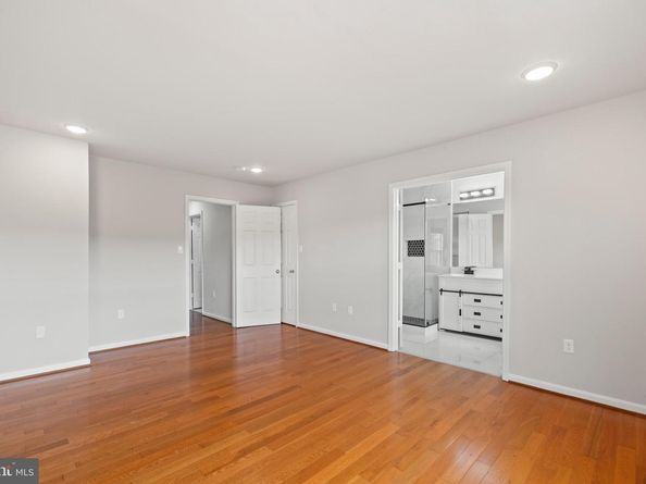 2448 Rolling Plains Drive, Herndon VA 20171