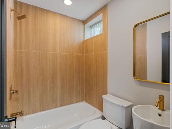 627 Durfor Street, Philadelphia PA 19148