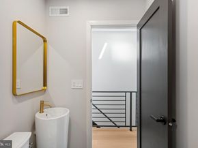 627 Durfor Street, Philadelphia PA 19148