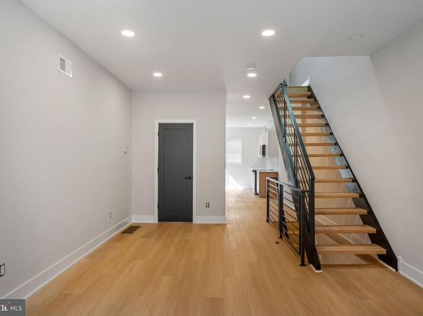 627 Durfor Street, Philadelphia PA 19148