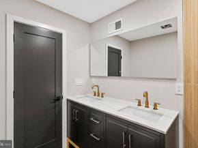 627 Durfor Street, Philadelphia PA 19148