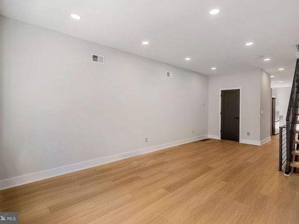 627 Durfor Street, Philadelphia PA 19148