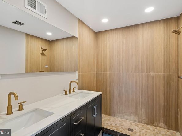 627 Durfor Street, Philadelphia PA 19148