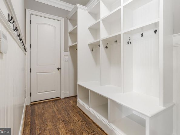 6031 Corland Court, Mclean VA 22101