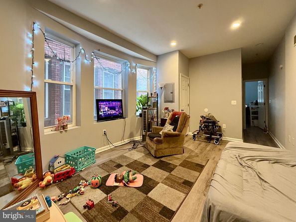 5207 Chester Avenue, Philadelphia PA 19143