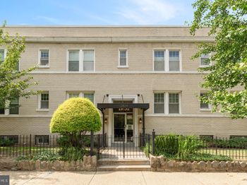 2824 12TH Street NE