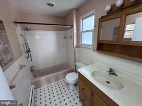 2807 Academy Avenue, Holmes PA 19043