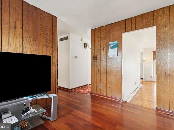 114 Almatt Place, Philadelphia PA 19115