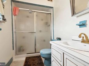 114 Almatt Place, Philadelphia PA 19115