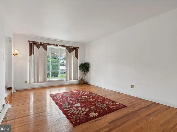 114 Almatt Place, Philadelphia PA 19115