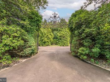 1035 Wright Drive