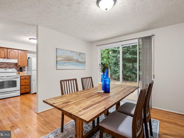 2306 Middle Creek Lane, Reston VA 20191