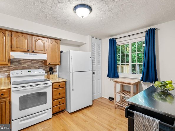2306 Middle Creek Lane, Reston VA 20191