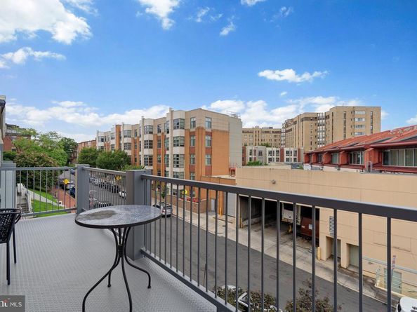 2412 17TH Street NW 301, Washington DC 20009