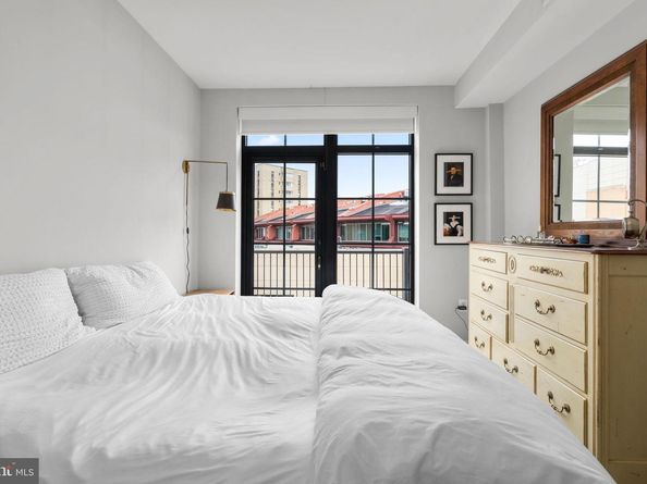 2412 17TH Street NW 301, Washington DC 20009