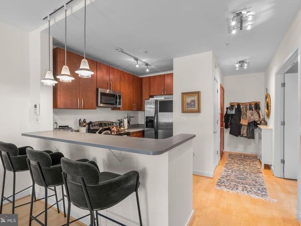 2412 17TH Street NW 301, Washington DC 20009