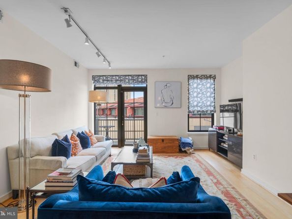 2412 17TH Street NW 301, Washington DC 20009