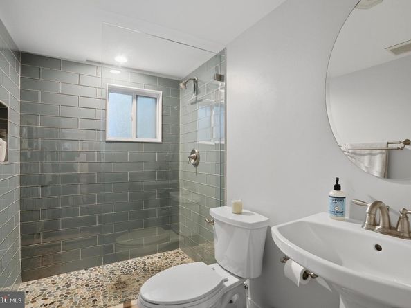 2908 Monroe Place, Falls Church VA 22042