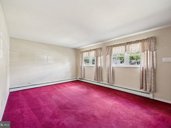 841 Bobwhite Lane, Secane PA 19018