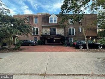 1527 N Colonial Terrace