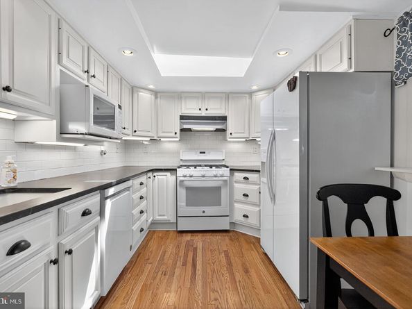 828 Hoffnagle Street, Philadelphia PA 19111