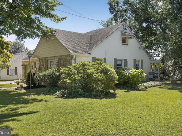 828 Hoffnagle Street, Philadelphia PA 19111