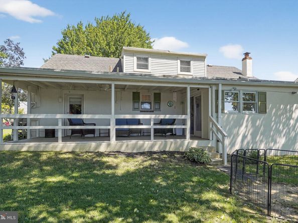 828 Hoffnagle Street, Philadelphia PA 19111