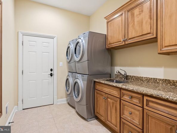 1221 Mottrom Drive, Mclean VA 22101