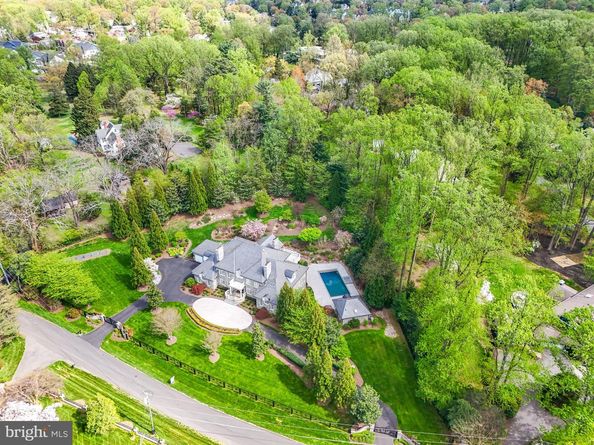 1221 Mottrom Drive, Mclean VA 22101