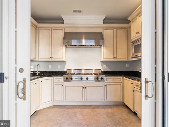 1221 Mottrom Drive, Mclean VA 22101