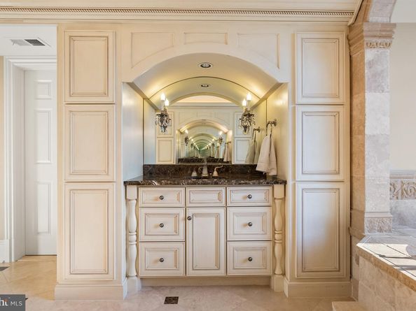 1221 Mottrom Drive, Mclean VA 22101