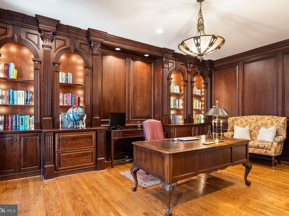 1221 Mottrom Drive, Mclean VA 22101