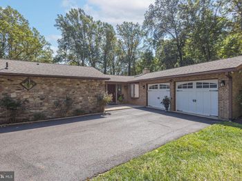 2880 Snake Hill Road