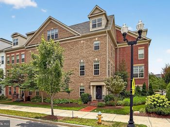 322 N George Mason Drive