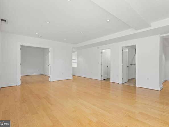 2630 Adams Mill Road NW T06, Washington DC 20009