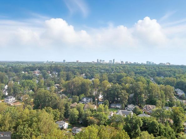920 Cottage Street SW, Vienna VA 22180