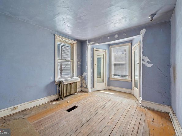 6421 N 21st Street, Philadelphia PA 19138