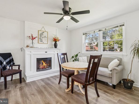 907 Glenview Street, Philadelphia PA 19111