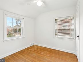 907 Glenview Street, Philadelphia PA 19111