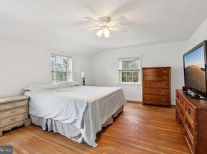 907 Glenview Street, Philadelphia PA 19111