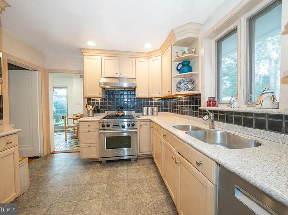 9 Shirley Road, Narberth PA 19072