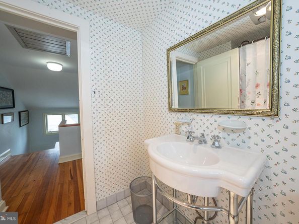 9 Shirley Road, Narberth PA 19072