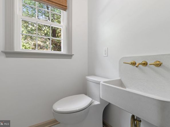 218 Engle Drive, Wallingford PA 19086